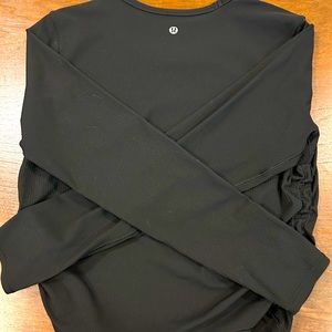 Lululemon cropped rouched tee